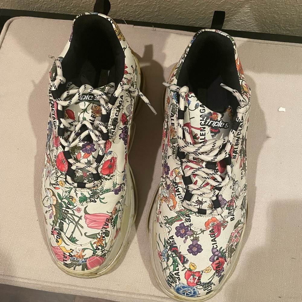 Men’s Gucci Balenciaga  tennis shoes.